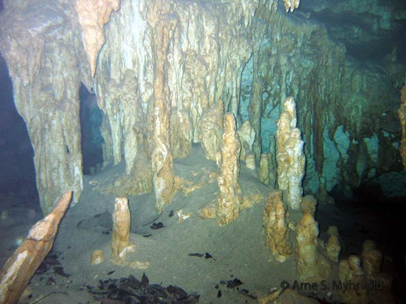 2006 Bat cave(6).jpg